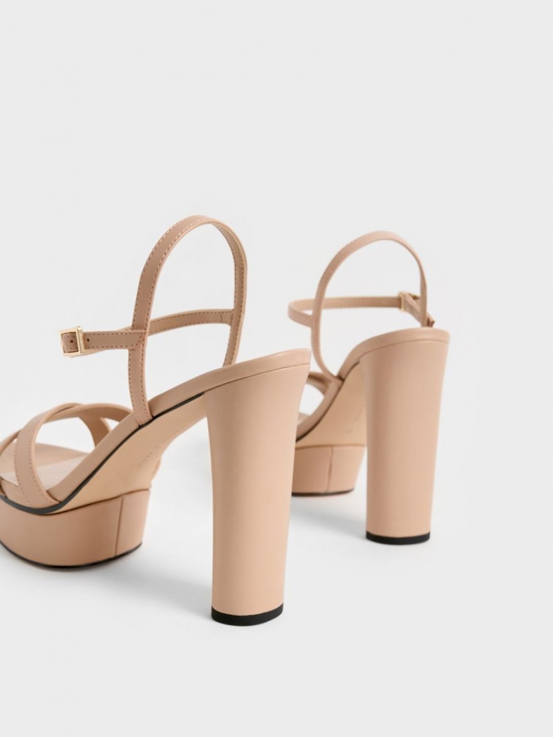 σανδαλια με τακουνι Charles And Keith Crossover flatforms Μπεζ | 15962-LVDC