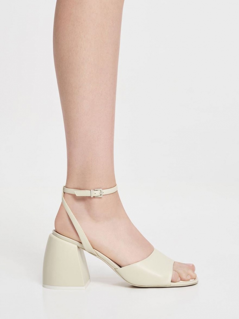 σανδαλια με τακουνι Charles And Keith Χοντρός Block ασπρα | 83729-LKXE