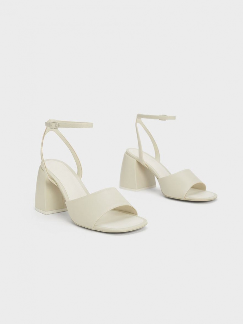 σανδαλια με τακουνι Charles And Keith Χοντρός Block ασπρα | 83729-LKXE