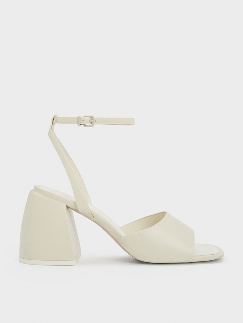 σανδαλια με τακουνι Charles And Keith Χοντρός Block ασπρα | 83729-LKXE