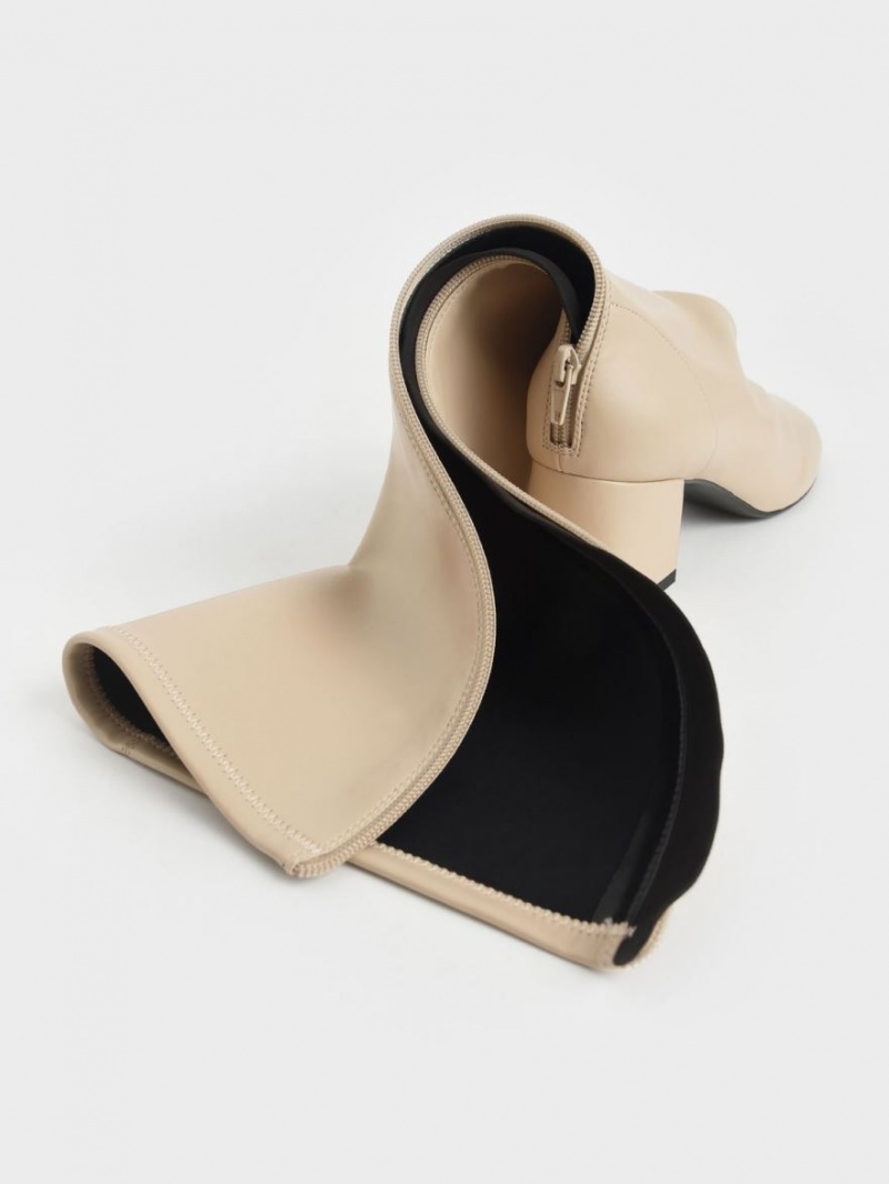 μποτεσ μεχρι το γονατο Charles And Keith Block Heel Μπεζ | 09517-HQPG