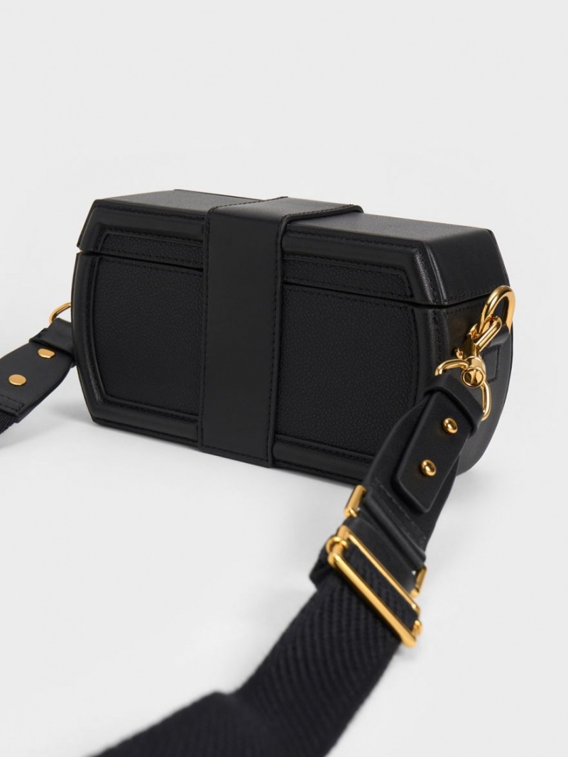 τσάντα clutch Charles And Keith Leona Belted Geometric μαυρα | 16759-RVCB