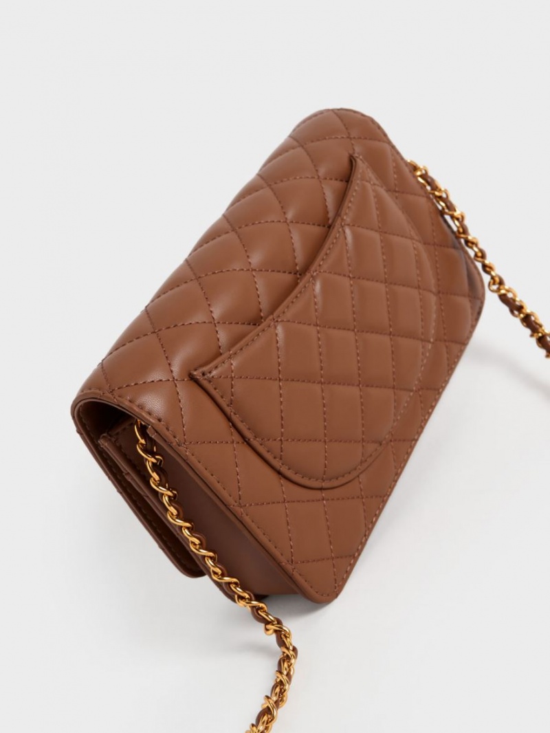 τσάντα clutch Charles And Keith Καπιτονέ Push-Lock σοκολάτα | 31059-KDVO